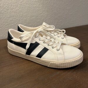 Gola vegan Classics 280 Women's Tennis Mark Cox Sneakers
Size 8 Off White / Navy